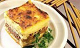 Мясная запеканка с баклажанами под соусом «Бешамель»