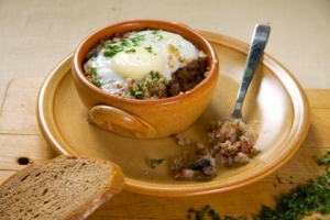 Гречневая каша с яйцом и грибами (в горшочках), фото, рецепт