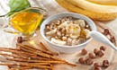 Овсянка с бананами и орехами на завтрак